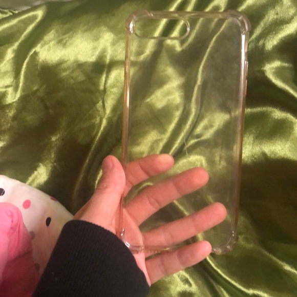 Clear case with edges/corners - Picture 2 of 2